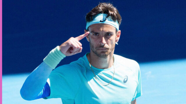 Lorenzo Musetti posiela správu neprítomným trénerom
