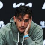 Lorenzo Musetti hovorí po odchode do dôchodku proti Novakovi Djokovičovi (REUTERS)