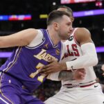 Luka Doncic zaznamenal 46 bodov, dal osem trojok, keď Lakers porazili Bulls