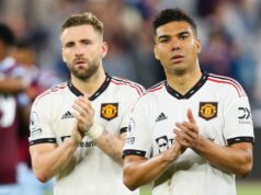 Luke Shaw po odhalení súkromného vtipu objasnil myšlienky tímu Man Utd o Casemirovi LONDÝN, ANGLICKO - 7. mája: Casemiro a Luke Shaw z Manchestru United tlieskajú fanúšikom po zápase Premier League medzi West Ham United a Manchester United na londýnskom štadióne 7. mája 2023 v Londýne v Spojenom kráľovstve. (Foto Craig Mercer/MB Media/Getty Images)