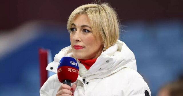 Majetok hviezdy BBC Kelly Cates, otec slávneho futbalistu, rozvod a Moderátorka Sky Sports Kelly Catesová počas zápasu Premier League medzi Aston Villa a Sheffield United vo Villa Parku 22. decembra 2023 v Birminghame v Anglicku.