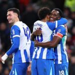 Danny Welbeck (vpravo) sa opäť vrátil, aby strašil svoj starý tím, keď skóroval na Old Trafford