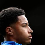 Yisa Alao počas rozcvičky pred zápasom Sky Bet Championship medzi Charlton Athletic a Sheffield Wednesday.