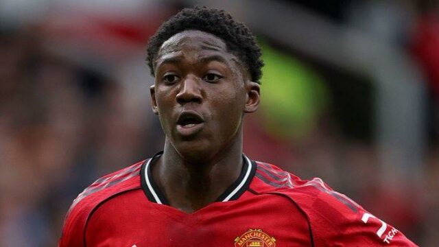 Man Utd chce obnoviť rozhovory o zmluve s Mainoo
