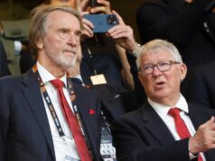Man Utd má fixáciu na minulosť – musia prerušiť vzťahy so Sirom Alexom Fergusonom Sir Jim Ratcliffe Sir Alex Ferguson sa zúčastňuje finále Európskej ligy UEFA 2025 medzi Tottenhamom Hotspur a Manchestrom United na štadióne San Mames