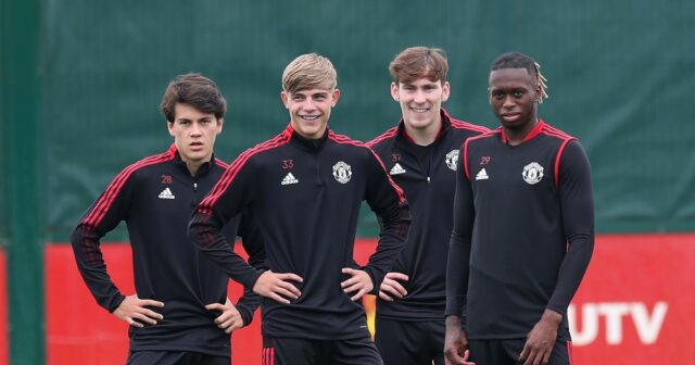 Man Utd odmietli, že bývalý hráč sa odmieta znovu pripojiť James Garner počas svojich dní v Man Utd.