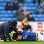 Manažér EFL kritizuje „nedostatok ochrany“ po tom, čo hviezdu previezli do nemocnice a dostali kyslík