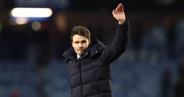 Manažér Rangers Danny Röhl je videný na plný úväzok počas zápasu William Hill Premiership medzi Rangers a Aberdeenom.