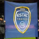 Manchester City vedie preteky o získanie Mathysa Detourbeta z Troyes