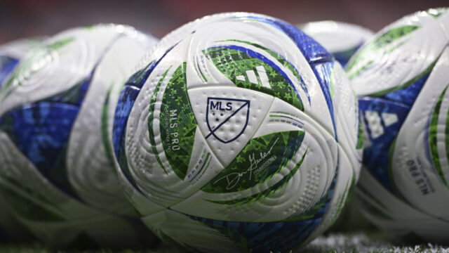 Manchester United oficiálne potvrdil odchod Johna Shielsa z klubu na konci sezóny
