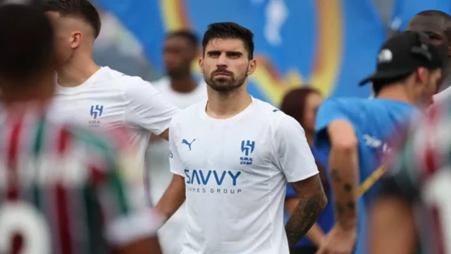 Manchester United sa v výbušných januárových rozhovoroch o pôžičke zameriava na „tajného stredopoliara“.
