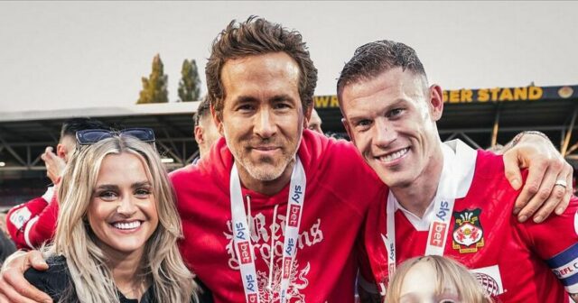 Erin McClean bola tento víkend videná s niekoľkými známymi tvárami