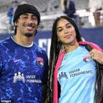 Jordan Love pózuje na fotografii so svojou terajšou manželkou Ronikou Stone v San Diegu