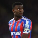 Marc Guehi zdvihol vôbec prvú veľkú trofej Crystal Palace a poprel Man City vo finále minulosezónneho FA Cupu (FA cez Getty Images)