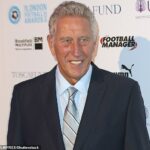 Legendárny bývalý futbalista Tottenhamu Martin Chivers zomrel vo veku 80 rokov (na snímke z roku 2016)