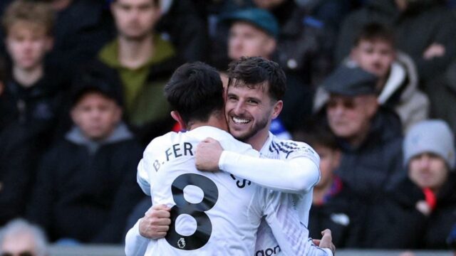 Mason Mount a Bruno Fernandes sú späť v posile pre Manchester United po prepustení Amorima
