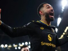 Matheus Cunha odhaľuje ohnivý štvorslovný odkaz Michaela Carricka hráčom Man Utd Matheus Cunha oslavuje gól za Manchester United proti Arsenalu