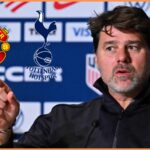 Mauricio Pochettino sa pozerá počas zápasu s mužským národným tímom Spojených štátov