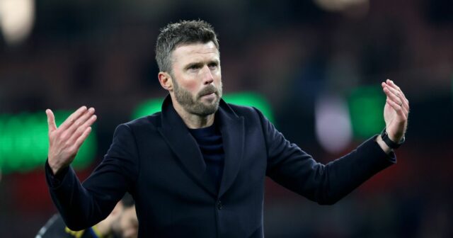 LONDÝN, ANGLICKO - 25. JANUÁRA: Michael Carrick, manažér Manchestru United oslavuje víťazstvo v zápase Premier League medzi Arsenalom a Manchestrom United na Emirates Stadium 25. januára 2026 v Londýne v Anglicku. (Foto: Nigel French/Sportsphoto/Allstar cez Getty Images)