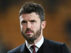 Michael Carrick povedal trénerovi Sira Alexa Fergusona, aby bol tvrdý na prepadákoch z Man Utd – „stúpte“ Michael Carrick by sa mal stať dočasným manažérom Manchestru United