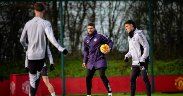 Michael Carrick pridal do tímu Man Utd tretieho nového hráča po veľkej posile | Futbal | Šport
