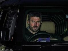 Michael Carrick sa pustil do práce pred úsvitom, keď dočasný šéf Man United prichádza na prvý deň tréningu s asistentom Jonathanom Woodgateom. Na snímke Michaela Carricka, ktorý v stredu ráno jazdil na tréningu Manchestru United