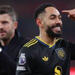 Michael Carrick gestikuluje