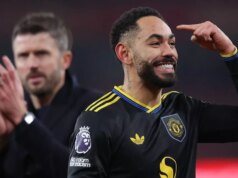 Michael Carrick ukazuje skutočné farby v reakcii na senzačného víťaza Man Utd vs Arsenal Michael Carrick gestikuluje