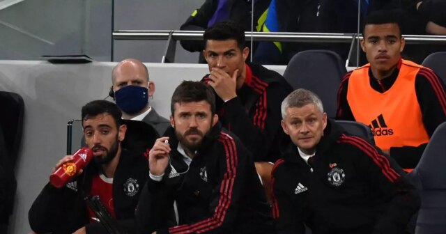 Michael Carrick vstupuje do „nemožnej práce“, ktorá je „horšia, ako Michael Carrick vstupuje do „nemožnej práce“, ktorá je „horšia, ako keď odišiel“