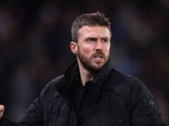 Michael Carrick vydal brutálne varovanie z Man Utd – „zlyháš a budeš sa vysmievať na celý život“ Michael Carrick