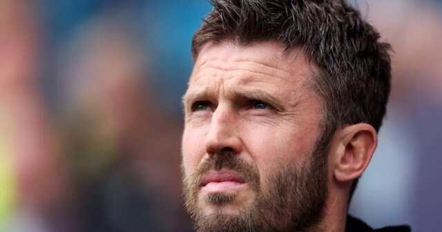 Michael Carrick zlyhal v Middlesbrough, ale má všetky šance, aby Michael Carrick sa pozerá z postrannej čiary