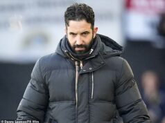 Michael Owen trvá na tom, že Ruben Amorim opustil Man United na lepšom mieste ako „otrasný“ predchodca Erik ten Hag a hovorí fanúšikom, aby IGNOROVALI žalostný rekord víťazstva axed bossa. Michael Owen tvrdil, že Manchester United je po vláde Rubena Amorima na lepšom mieste ako pred ním