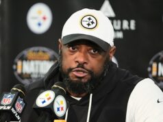 Mike Tomlin odchádza z Pittsburgh Steelers po 19 sezónach po poslednej prehre v play-off Mike Tomlin po 19 rokoch odstúpil z postu hlavného trénera Pittsburgh Steelers