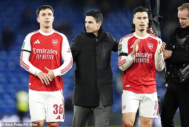 Mikel Arteta chváli hviezdu Arsenalu, ktorá po víťazstve v pohári Mikel Arteta chválil Martina Zubimendiho (vľavo) po jeho vystúpení proti Chelsea