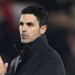 NOTTINGHAM, ANGLICKO – 17. JANUÁRA: Mikel Arteta, manažér Arsenalu, tlieska fanúšikom po zápase Premier League medzi Nottingham Forest a Arsenal na City Ground 17. januára 2026 v anglickom Nottinghame. (Foto: Shaun Botterill/Getty Images)