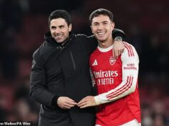 Mikel Arteta nalieha na Arsenal, aby ukončil novoročné fajčenie uprostred nechceného rekordného naťahovania 22 ROKOV – a poskytuje aktuálne informácie o zraneniach Declana Ricea Mikel Arteta vyzval Arsenal, aby ukončil sériu neúspešného zisku titulu v predchádzajúcich piatich prípadoch, keď bol na Nový rok na prvom mieste.