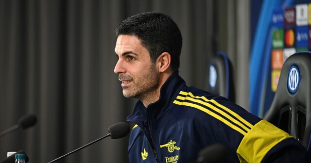 Manažér Arsenalu Mikel Arteta sa zúčastňuje tlačovej konferencie na San Siro 19. januára 2026 v Miláne v Taliansku