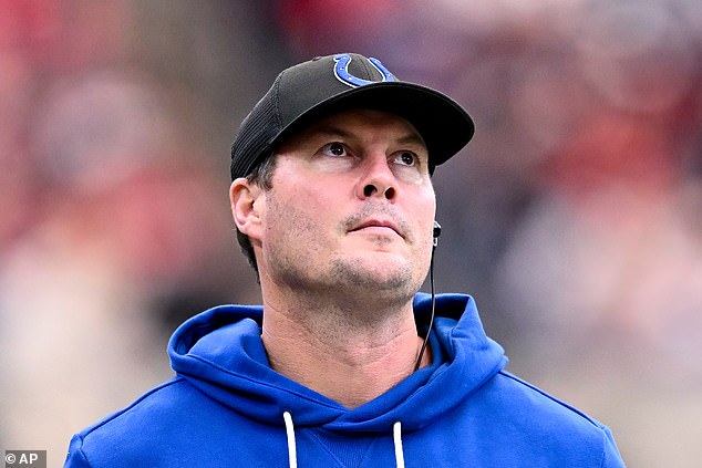 Milovaný starý otec NFL QB Philip Rivers, 44, urobil konečné Philip Rivers odstúpil z pretekov o to, aby sa stal ďalším hlavným trénerom Buffalo Bills