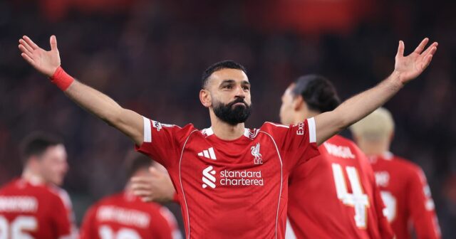 Mohamed Salah z Liverpoolu oslavuje