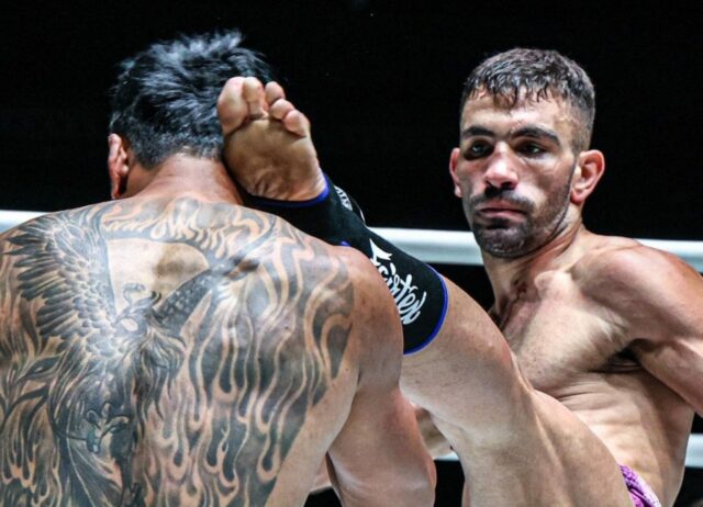 Mohammad Siasarani získal JEDEN kontrakt na majstrovstvách tým, že zastavil Mohammad Siasarani získal JEDEN kontrakt na majstrovstvách tým, že zastavil veterána Jo Nattawuta