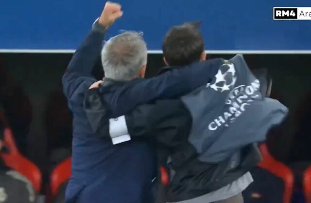 Mourinho oslavuje pred manažérom Realu Madrid
