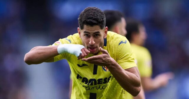 Vinicius Junior z Realu Madrid vyzerá skľúčene po inkasovaní druhého gólu počas zápasu MD6 fázy Ligy majstrov UEFA 2025/26 medzi Realom Madrid CF a Manchestrom City na Estadio Santiago Bernabeu 10. decembra 2025 v Madride v Španielsku.