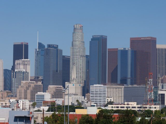 Muža zadržali po tom, čo viedol kamión počas protiiránskych protestov v Los Angeles | Správy o protestoch
