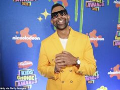 NFL bizarne oznamuje odsúdeného podvodníka ako svojho prvého „hlavného dôstojníka láskavosti“ pre Super Bowl NFL zvolila Dhar Manna za svojho vôbec prvého „hlavného dôstojníka láskavosti“ pre Super Bowl