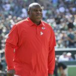 Kansas City Chiefs by mali priviesť späť Erica Bieniemyho ako svojho ofenzívneho koordinátora
