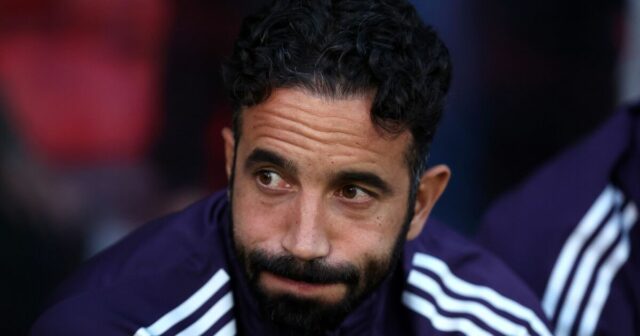 Náhrada Rubena Amorima z Man Utd má kľúčový problém, ktorý treba vyriešiť po texte | Futbal | Šport
