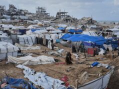 Najmenej traja Palestínčania zahynuli pri nočných izraelských útokoch na Gazu | Správy z Gazy Najmenej traja Palestínčania zahynuli pri nočných izraelských útokoch na Gazu | Správy z Gazy