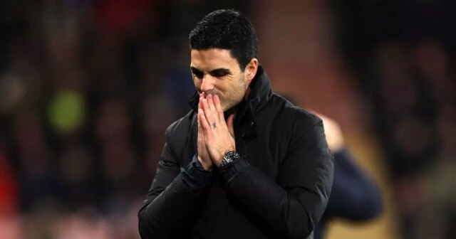 Mikel Arteta manažér / hlavný tréner Arsenalu reaguje počas zápasu Premier League medzi Bournemouthom a Arsenalom na Vitality Stadium 3. januára 2026 v Bournemouthe v Anglicku.