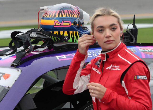 Natalie Decker prekvapuje návrat Daytony vstupom do série autodielov O'Reilly
