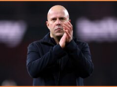 Neapol sa snaží získať krídelníka Liverpoolu Federica Chiesu Federico Chiesa gestikuluje počas predzápasovej rozcvičky Liverpoolu